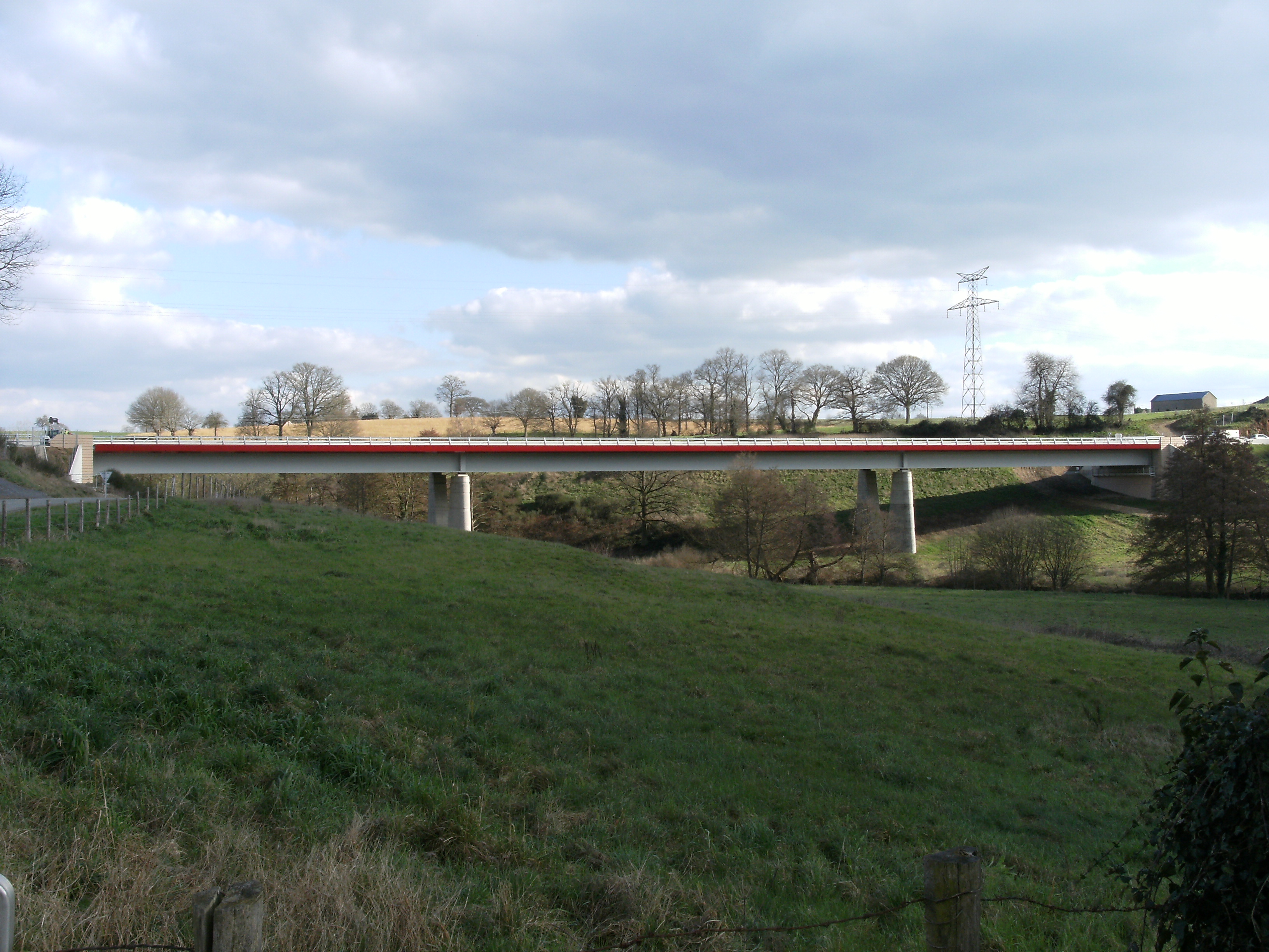 Viaduc sur l'Aron