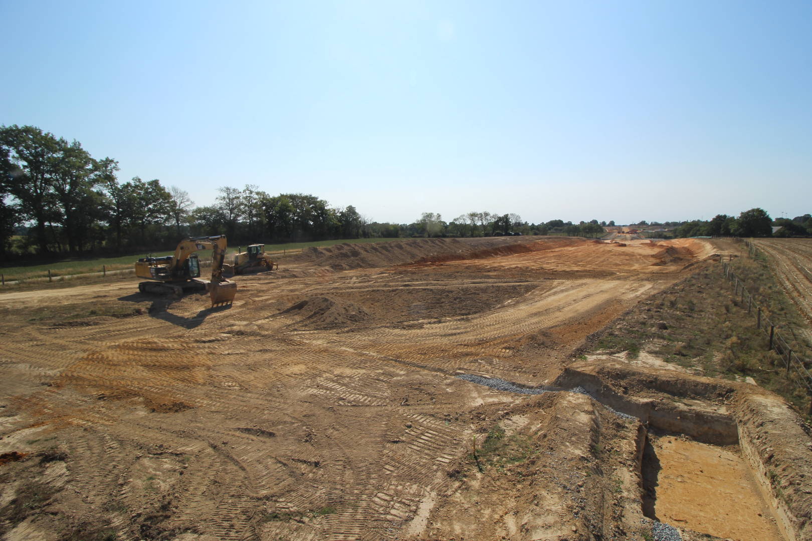 Les travaux de terrassement de la section courante